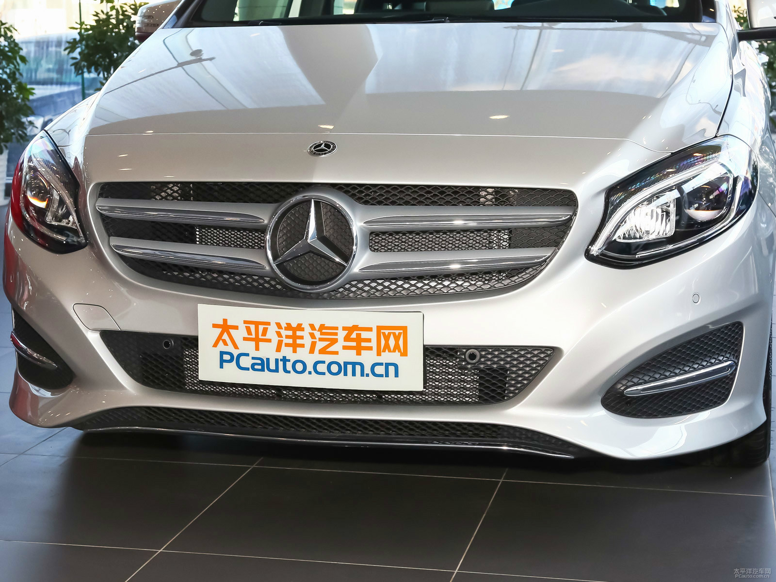 奔馳B級外觀高清大圖