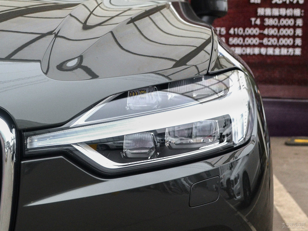 松林灰沃爾沃XC60車頭外觀圖片