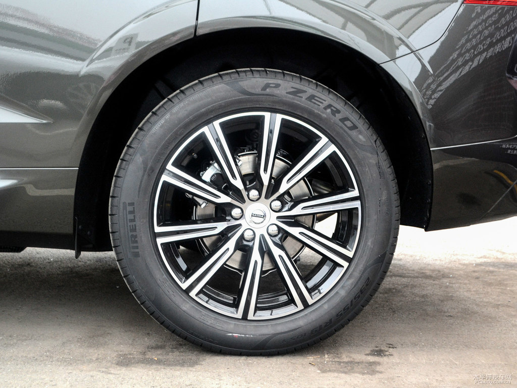 松林灰沃爾沃XC60車(chē)身外觀圖片