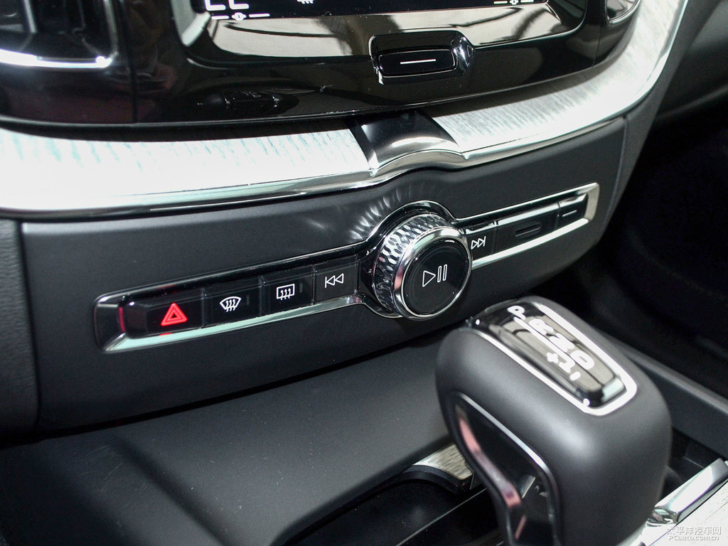 松林灰沃爾沃XC60中控內(nèi)飾圖片