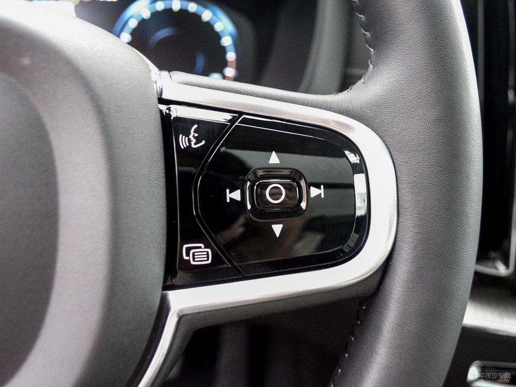 松林灰沃爾沃XC60中控內(nèi)飾圖片