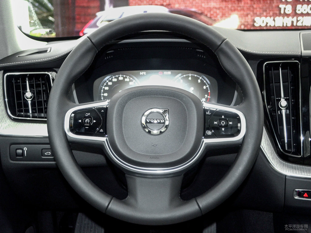 松林灰沃爾沃XC60中控內(nèi)飾圖片