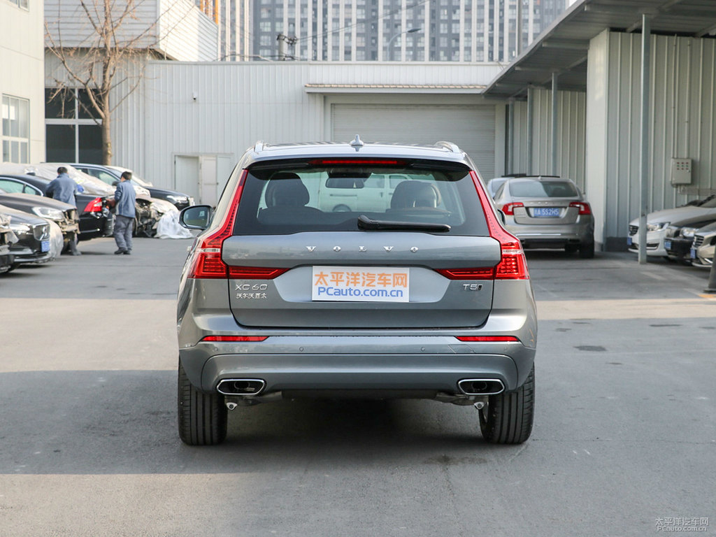 幻夜銀沃爾沃XC60整車外觀外觀圖片