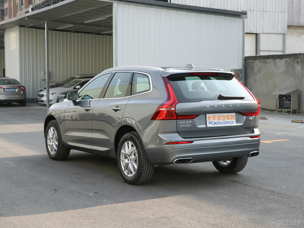 幻夜銀沃爾沃XC60整車外觀外觀圖片