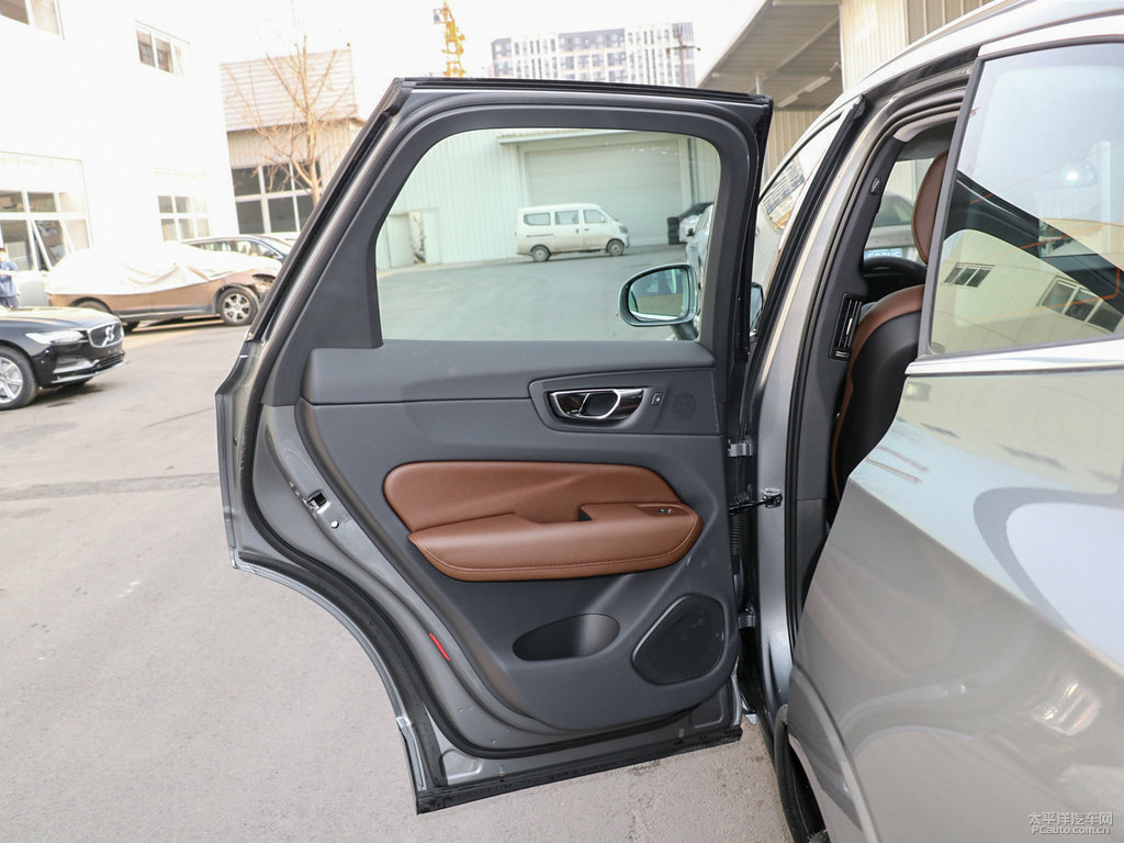 幻夜銀沃爾沃XC60車廂內(nèi)飾圖片