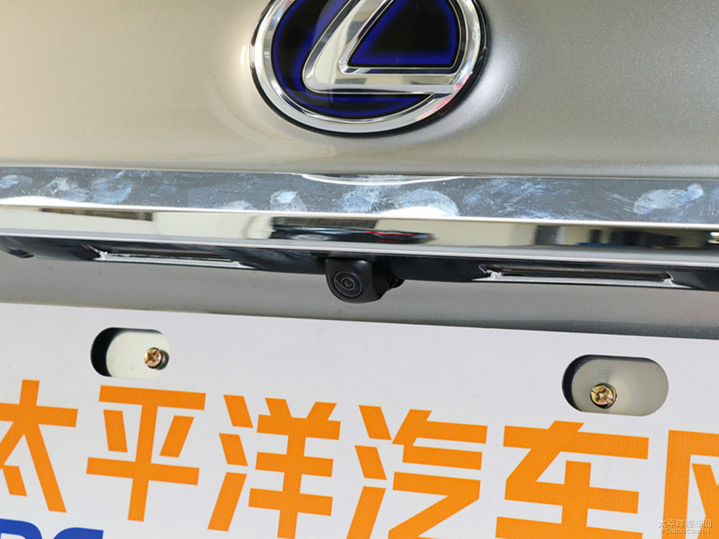超音速鈦銀色雷克薩斯ES車(chē)尾外觀圖片