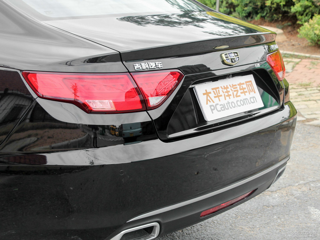墨玉黑帝豪GL車尾外觀圖片