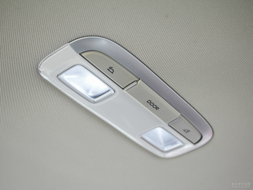 墨玉黑帝豪GL車廂內(nèi)飾圖片