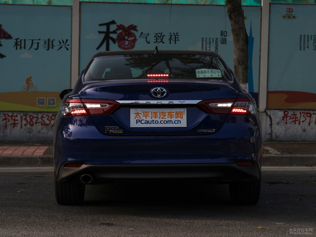 海鉆藍(lán)凱美瑞車(chē)尾外觀圖片