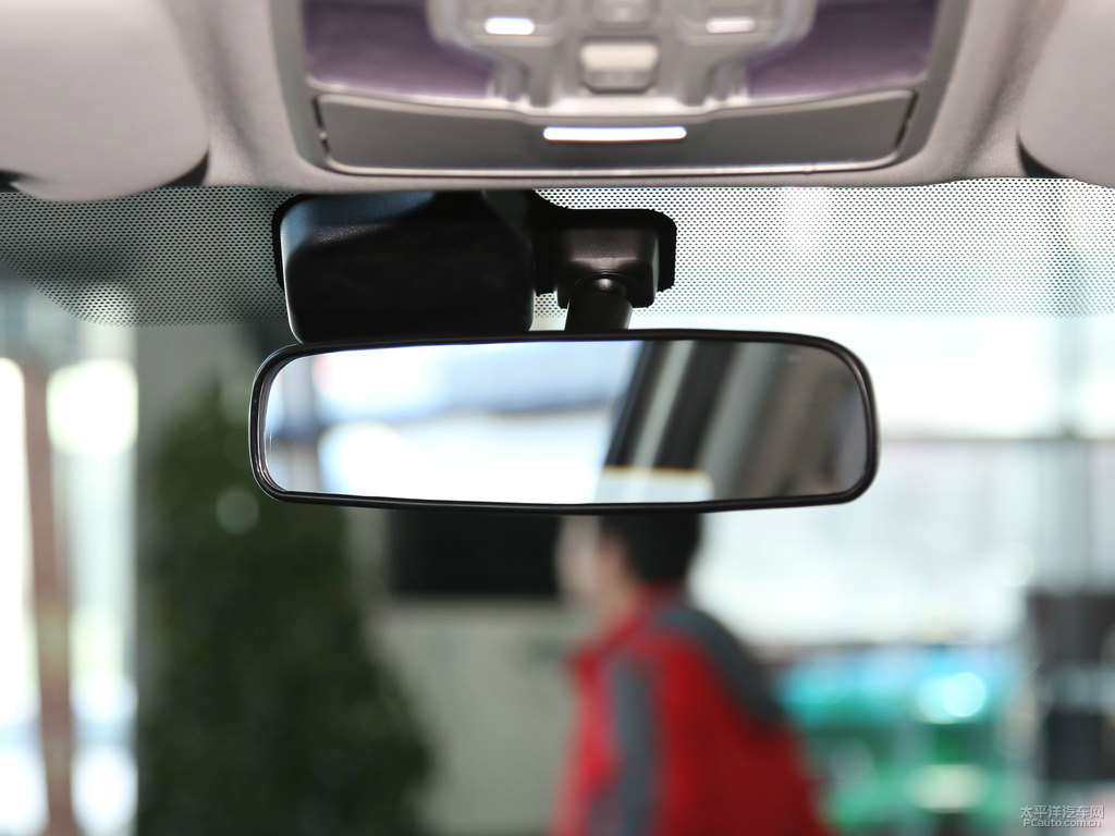 漢密爾頓白哈弗H6 Coupe車廂內(nèi)飾圖片