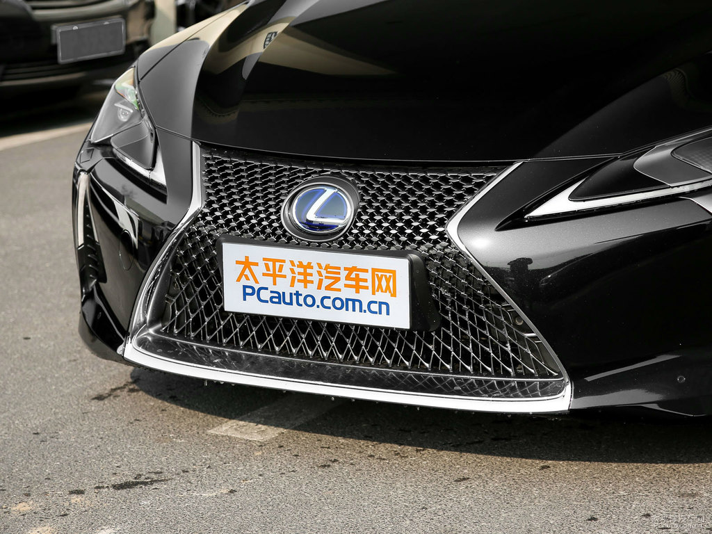 黑色雷克薩斯LC車頭外觀圖片