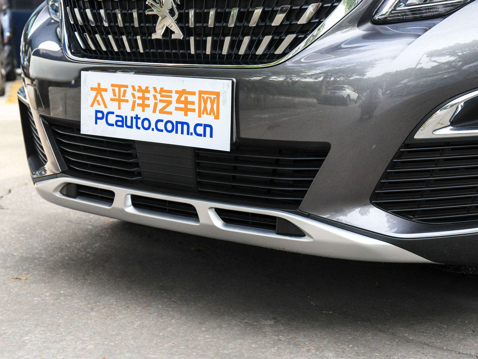標(biāo)致4008外觀高清大圖