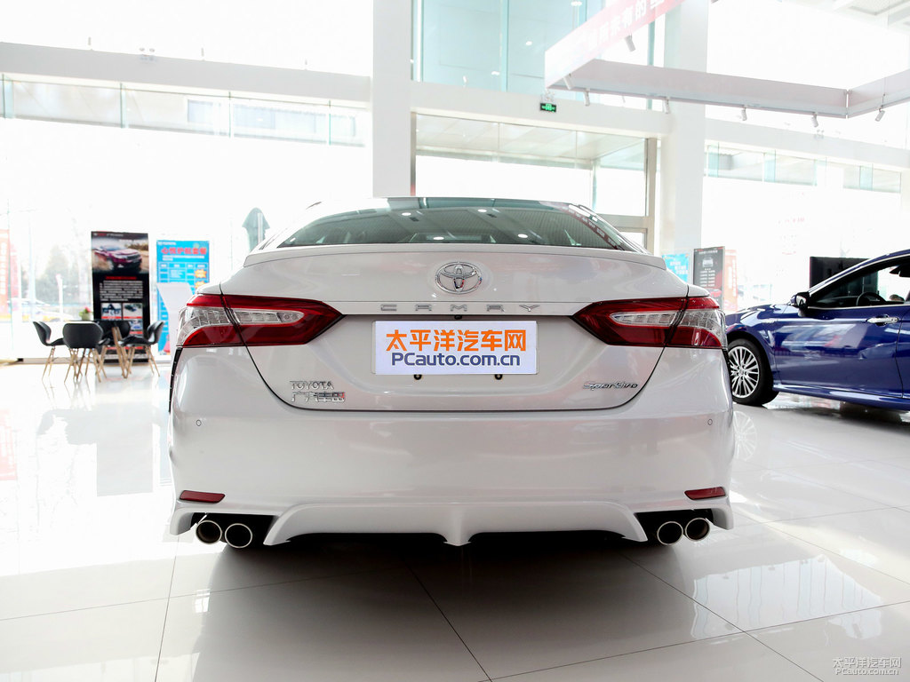 鉑金珍珠白凱美瑞整車外觀外觀圖片