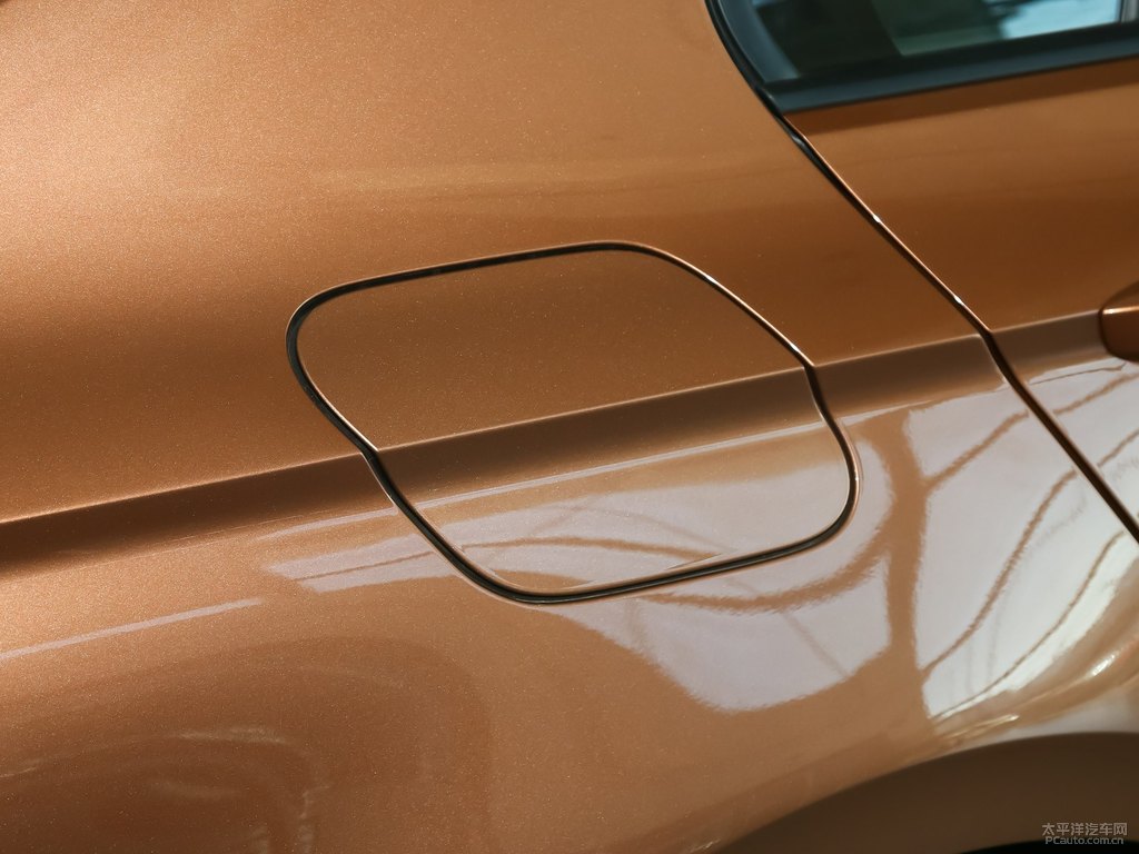 摩登棕凌渡車身外觀圖片