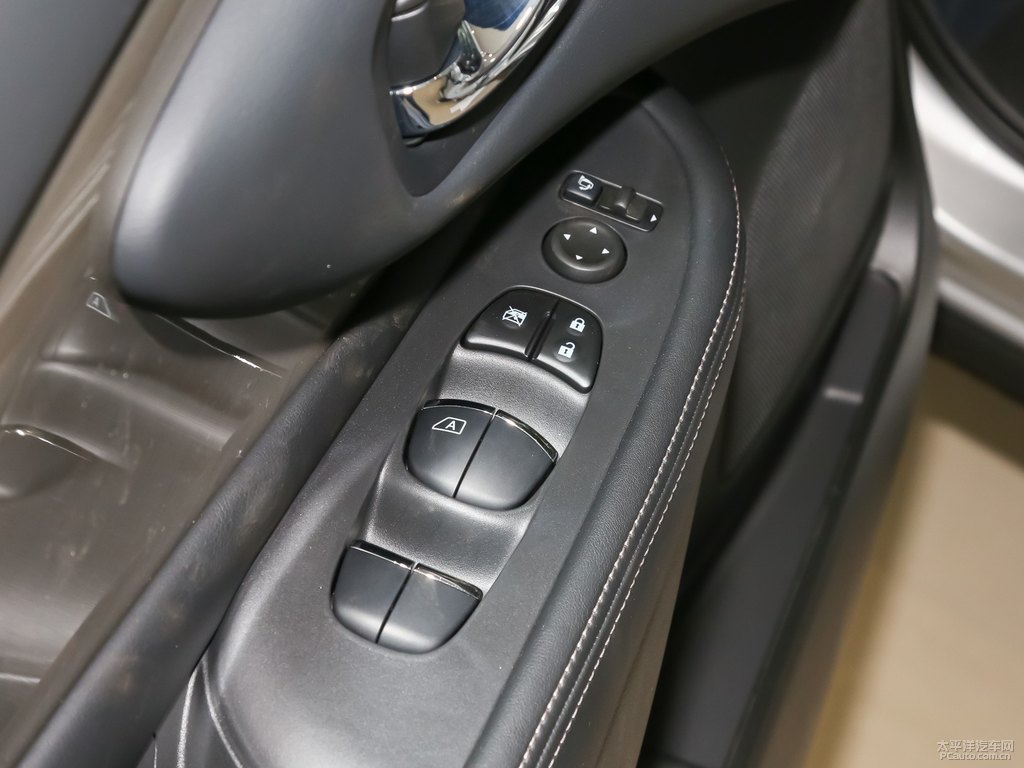 月光銀樓蘭車廂內(nèi)飾圖片