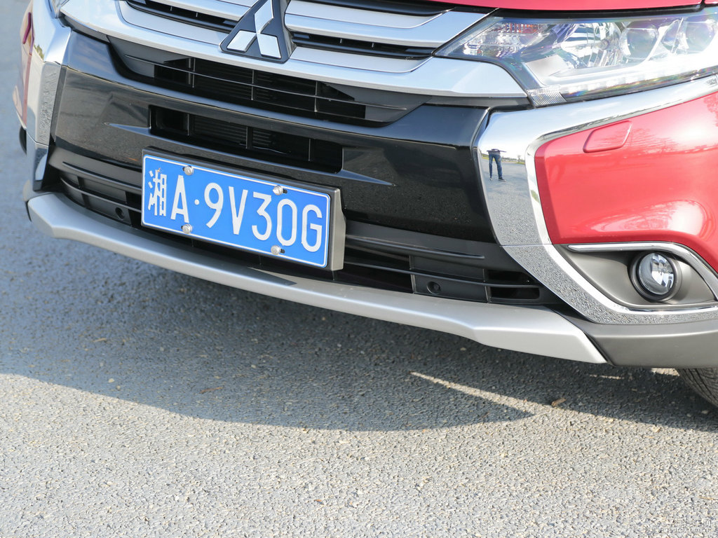 寶石紅歐藍(lán)德車頭外觀圖片