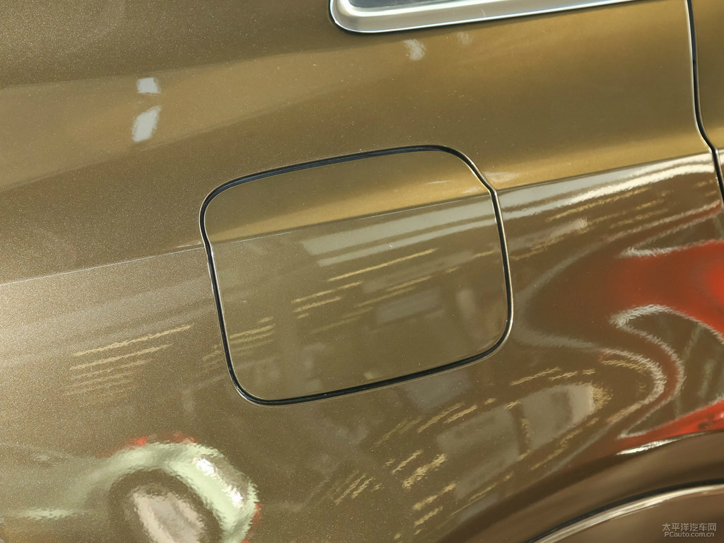 馴鹿棕奧迪Q3車身外觀圖片