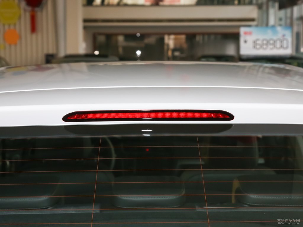 極地白高爾夫車(chē)尾外觀圖片