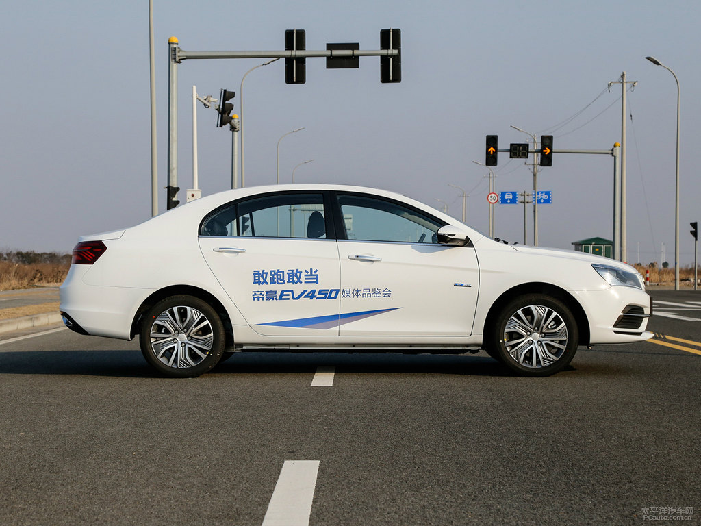 冰晶白帝豪新能源整車外觀外觀圖片