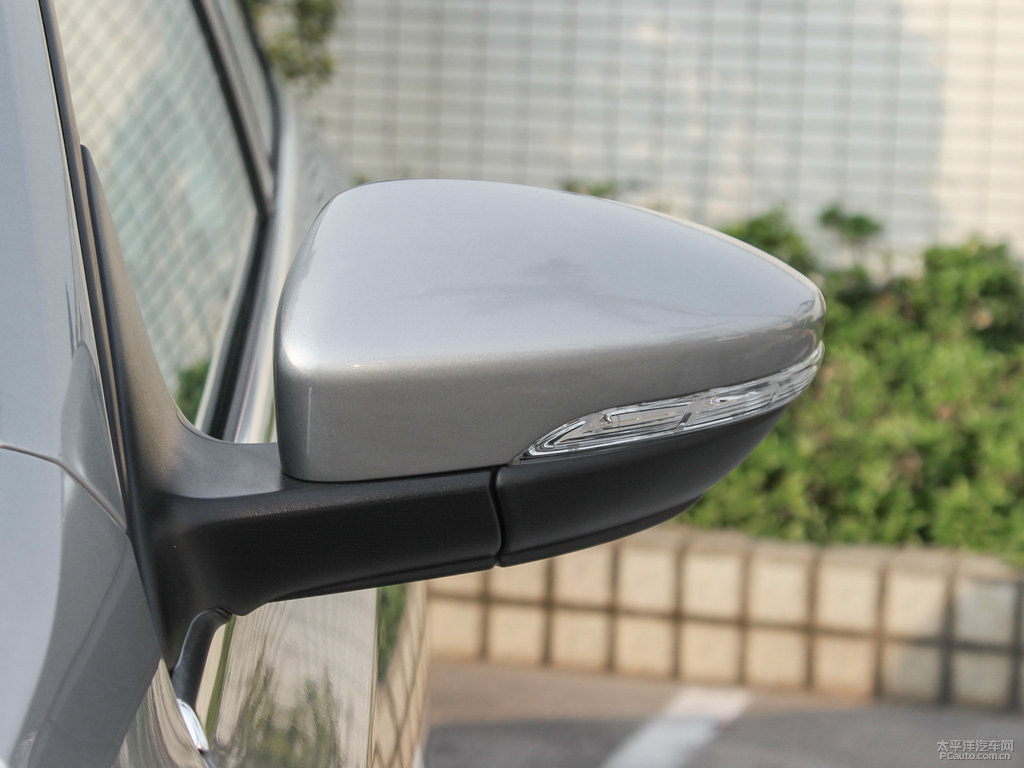 雅士銀速騰車身外觀圖片