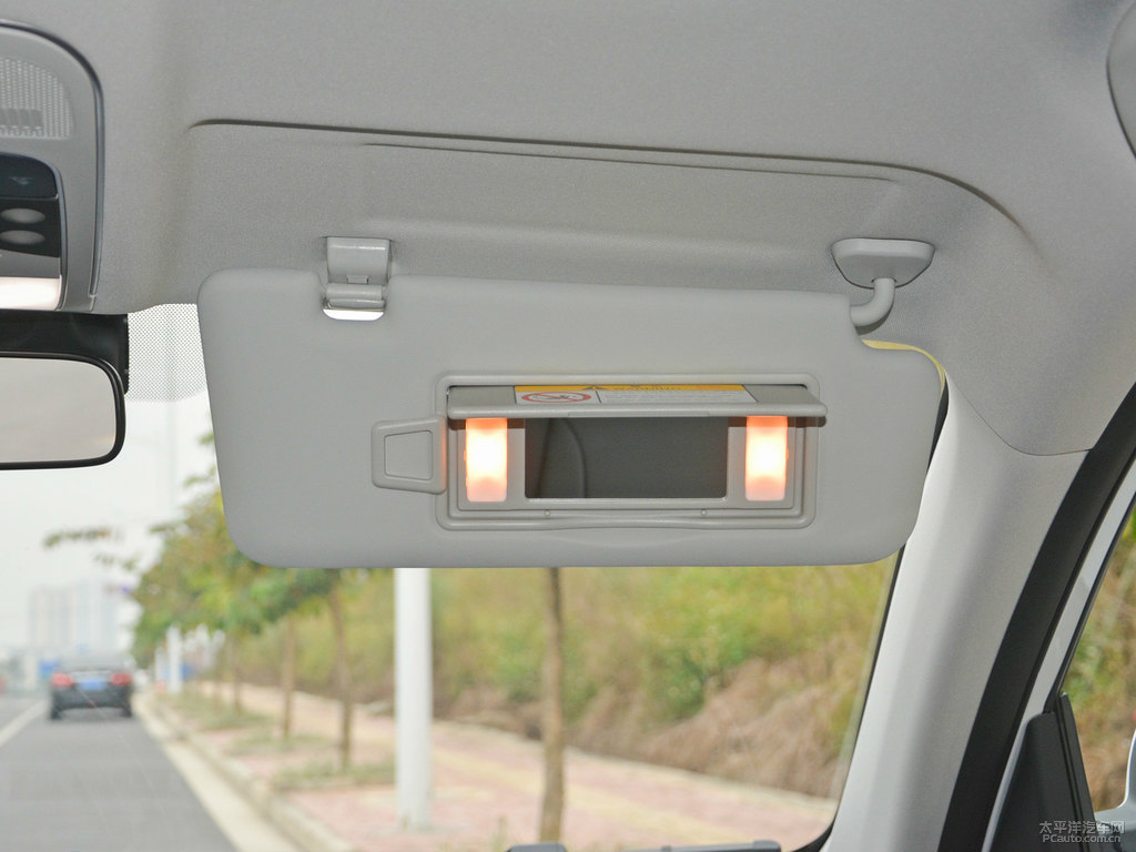 漢密爾頓白哈弗H2車廂內(nèi)飾圖片