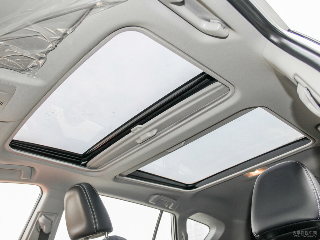 珍珠白RAV4榮放車廂內(nèi)飾圖片