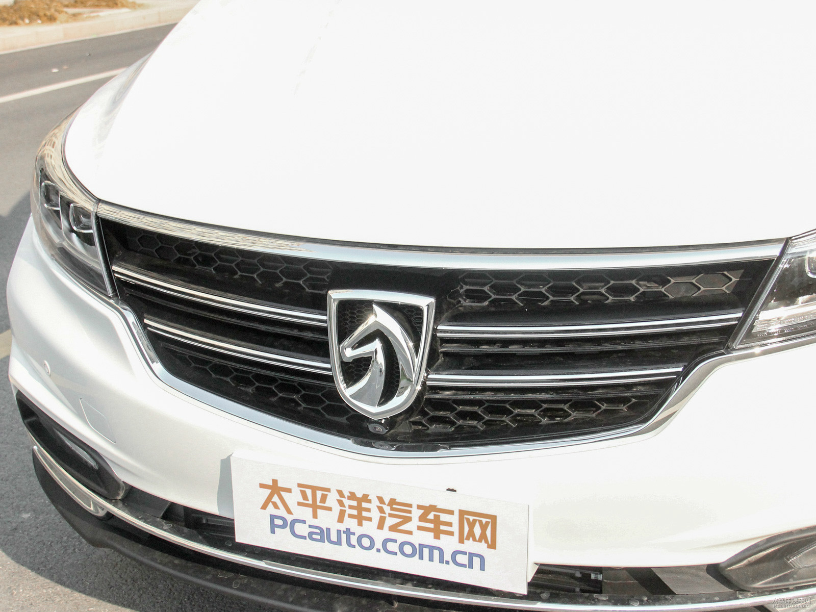 寶駿730外觀高清大圖