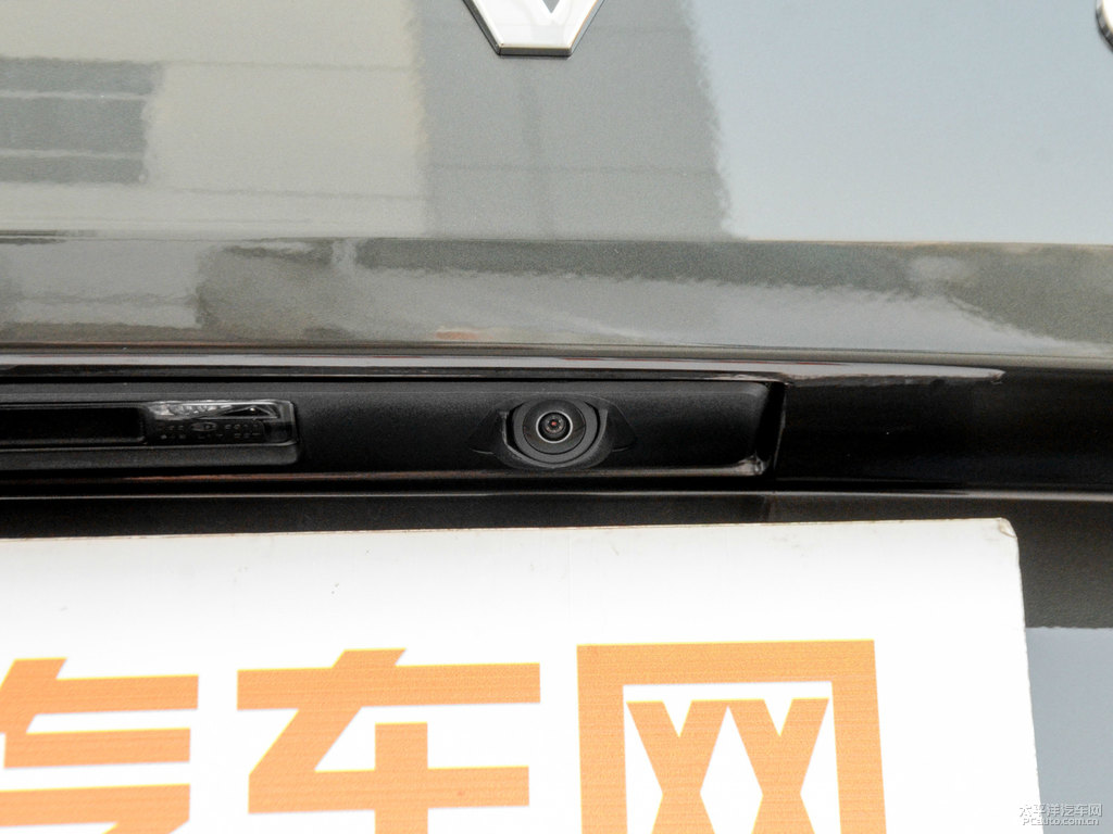 松林灰沃爾沃XC60車尾外觀圖片