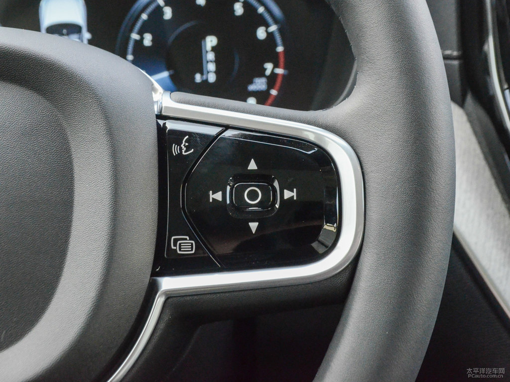 松林灰沃爾沃XC60中控內(nèi)飾圖片