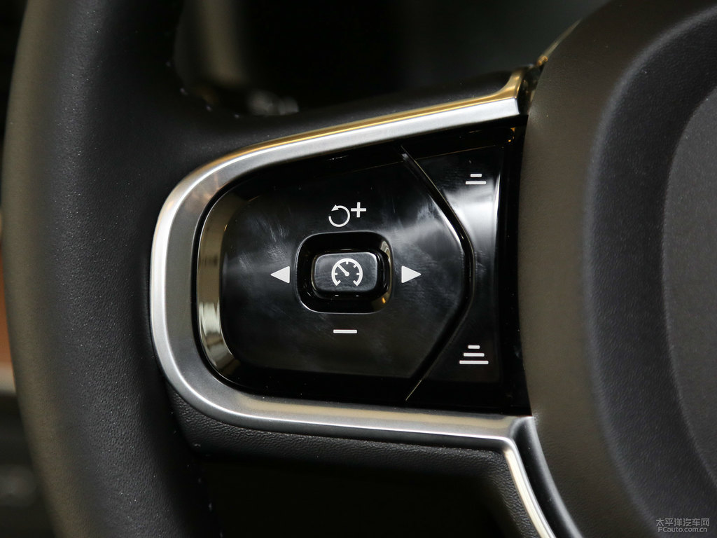 瑪瑙黑沃爾沃XC90中控內(nèi)飾圖片