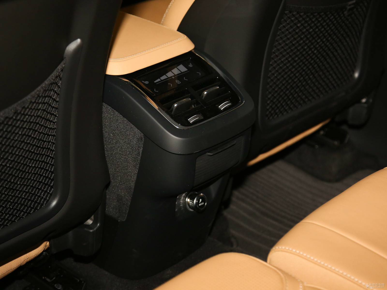 沃爾沃XC90內(nèi)飾高清大圖