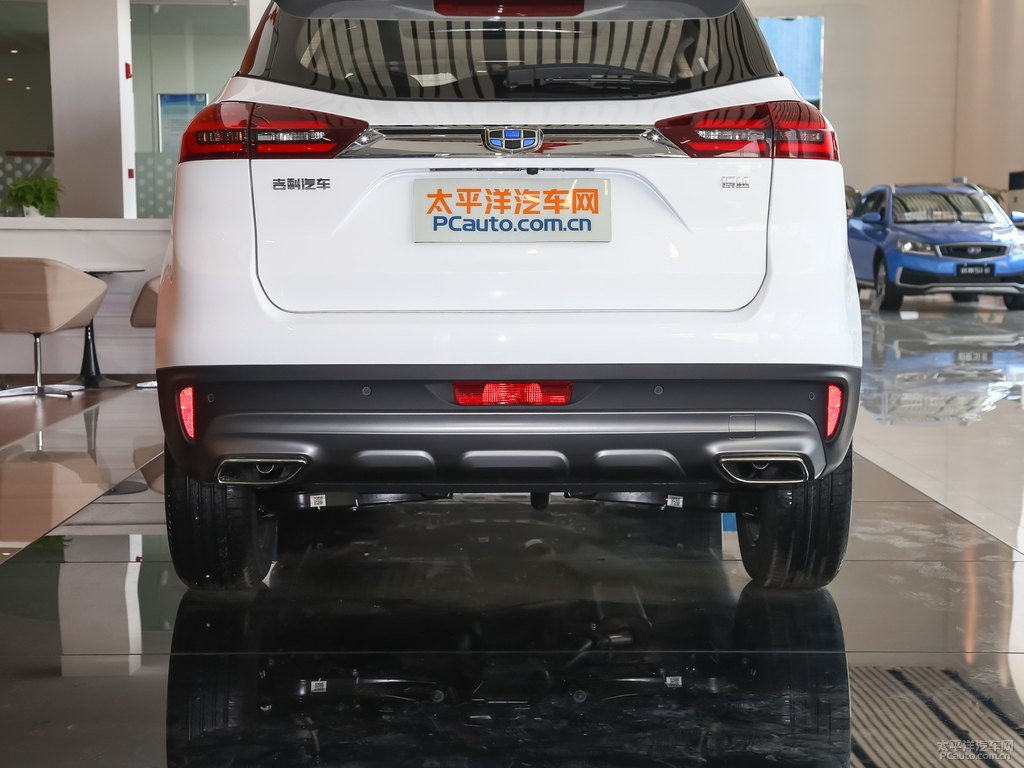 漢玉白博越車尾外觀圖片