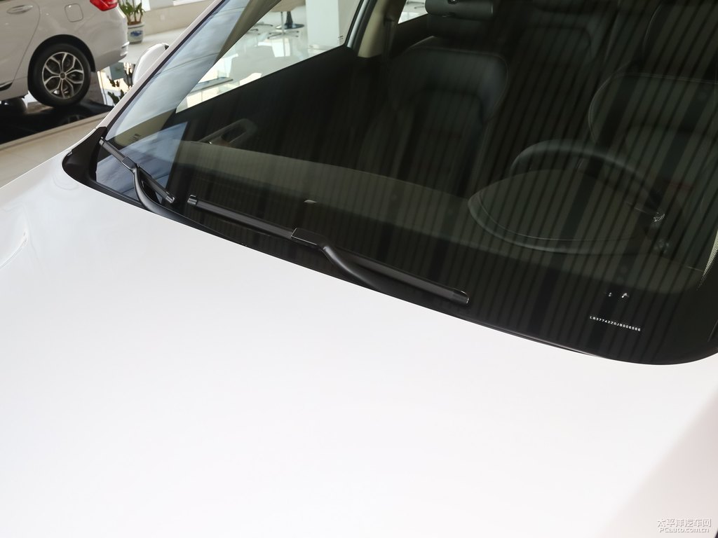 漢玉白博越車(chē)身外觀圖片