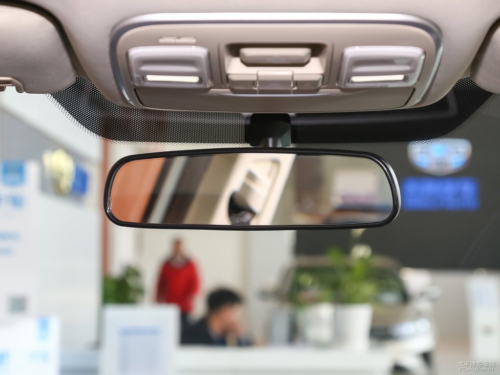 漢玉白博越車廂內(nèi)飾圖片