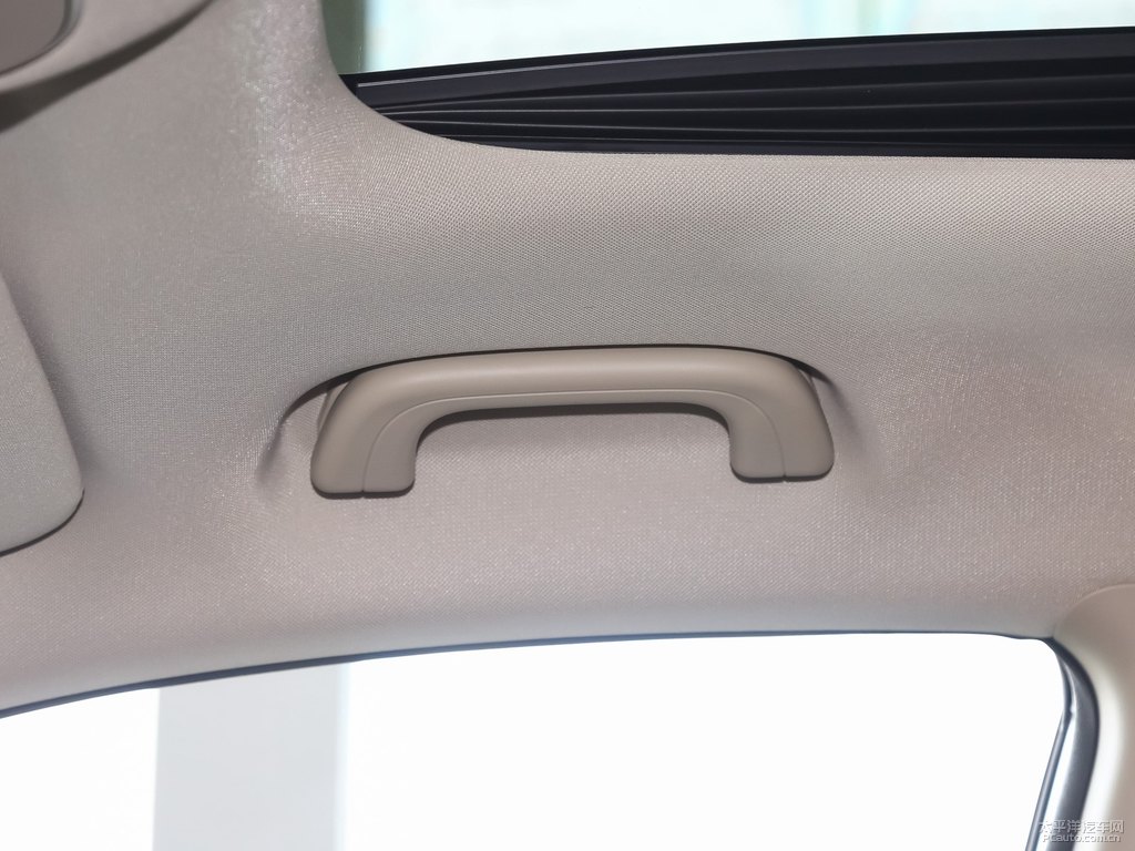 漢玉白博越車廂內飾圖片