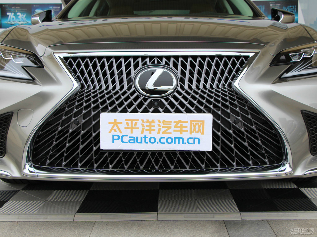 亮褐雷克薩斯LS車(chē)頭外觀圖片