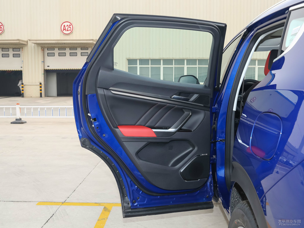 卡尼藍哈弗H4車廂內飾圖片