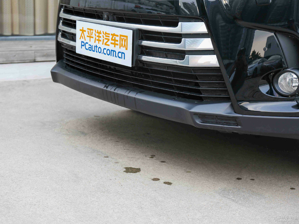 墨晶黑漢蘭達(dá)車頭外觀圖片