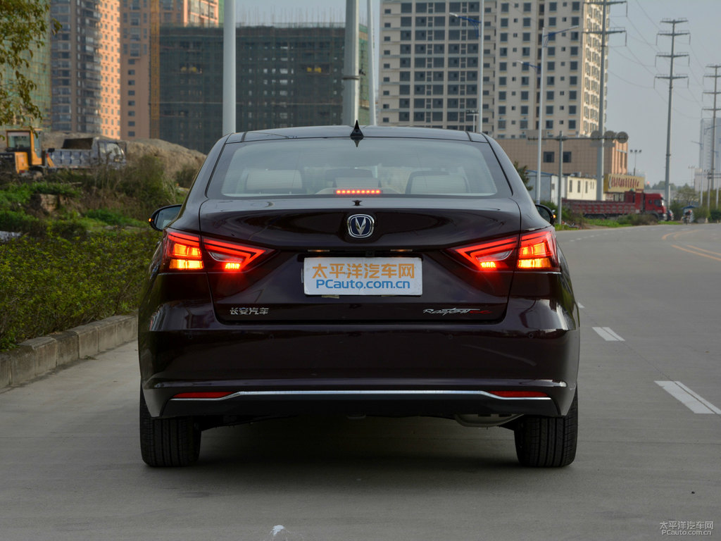 流光紫睿騁CC車尾外觀圖片