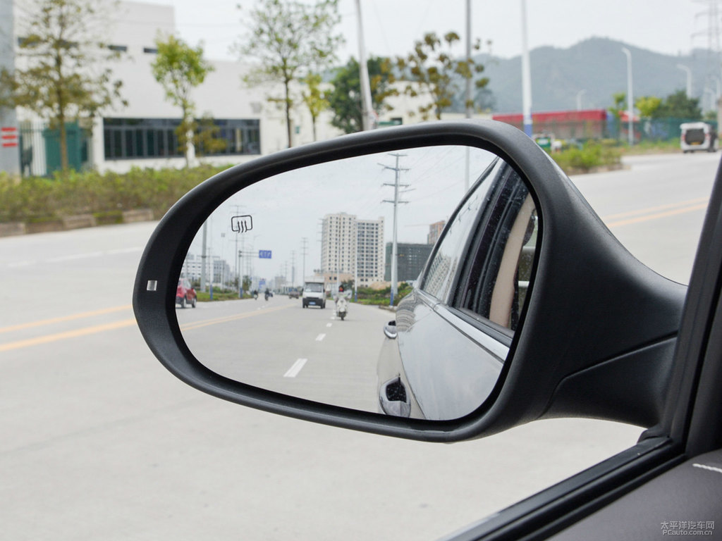 流光紫睿騁CC車身外觀圖片