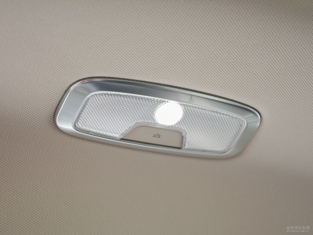 流光紫睿騁CC車廂內(nèi)飾圖片