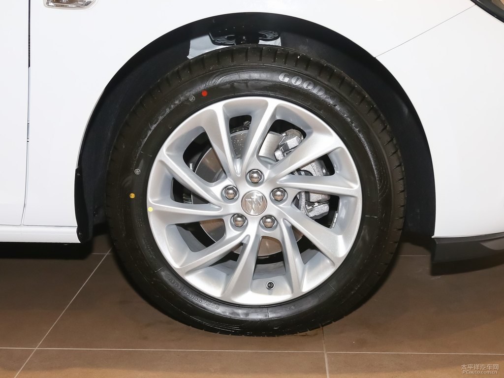 雪域白威朗車身外觀圖片