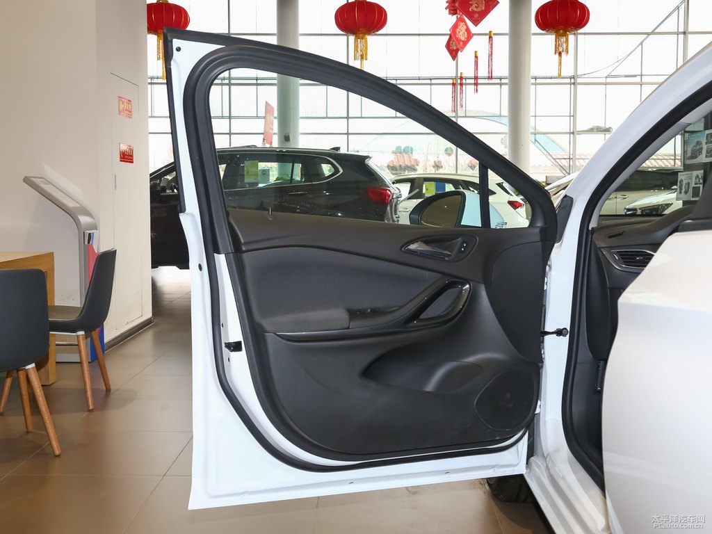 雪域白威朗車廂內(nèi)飾圖片