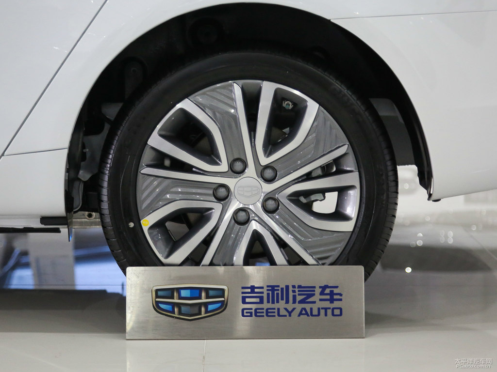 冰晶白帝豪新能源車身外觀圖片