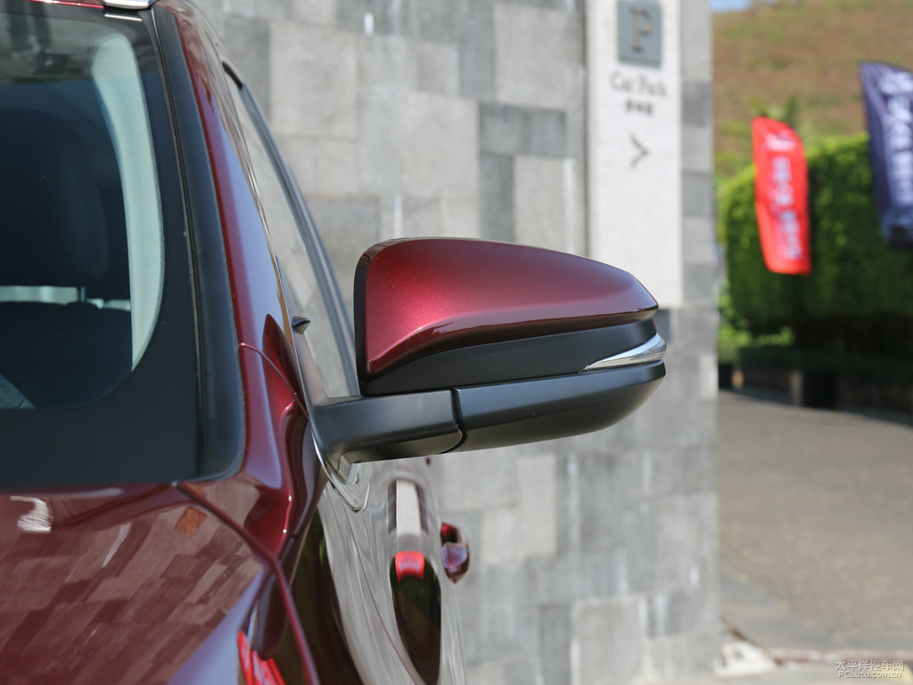 翡鉆紅漢蘭達車身外觀圖片