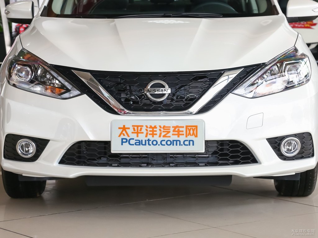 珠光白軒逸車(chē)頭外觀圖片