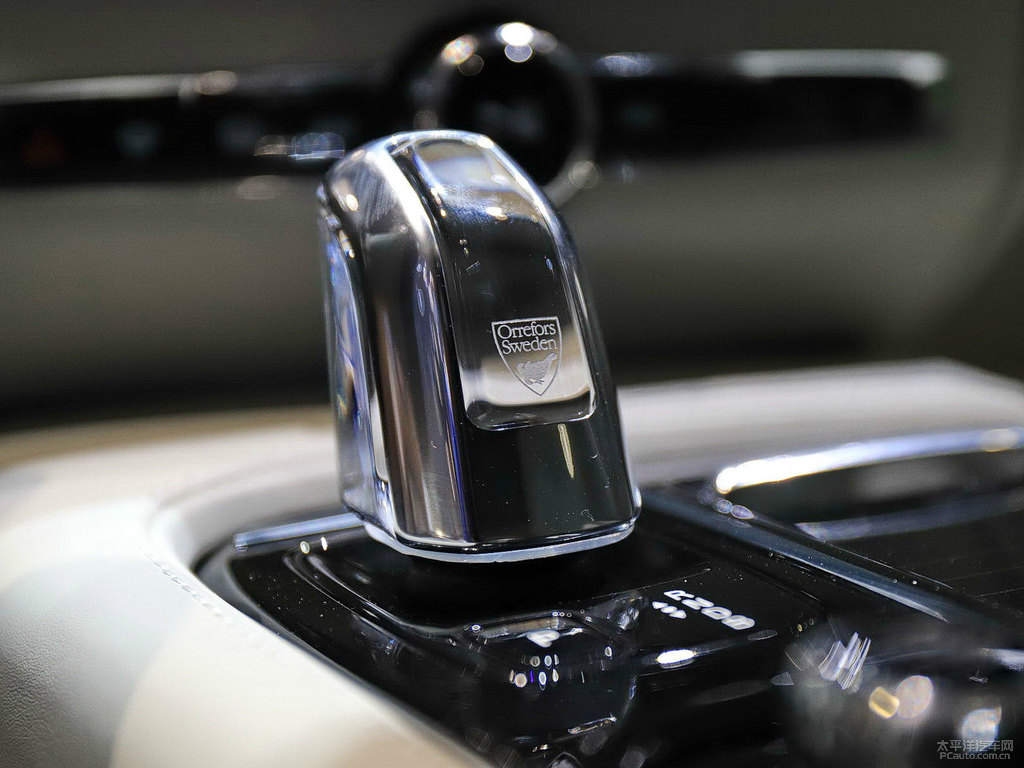 沃爾沃V60中控內(nèi)飾圖片