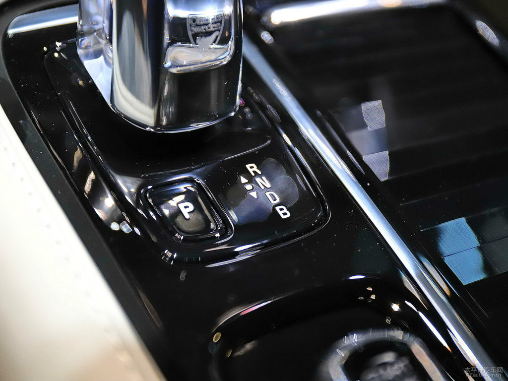 沃爾沃V60中控內(nèi)飾圖片