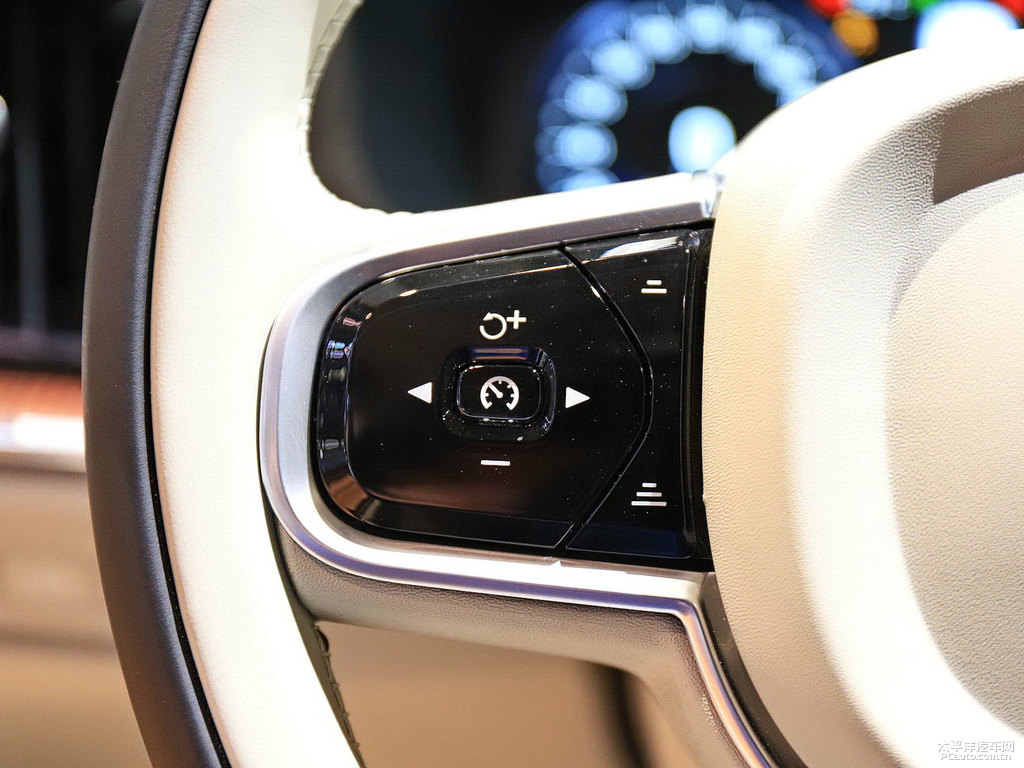 沃爾沃V60中控內(nèi)飾圖片