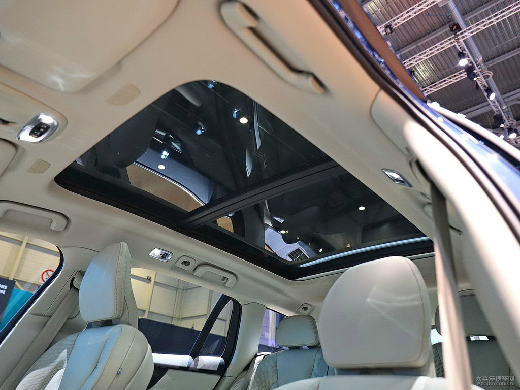 沃爾沃V60車廂內(nèi)飾圖片